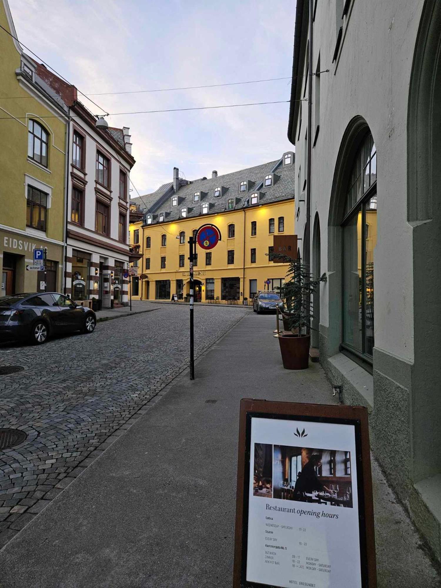 In The Heart Of Brosundet! Fully Equipped 3 Bed Room Ap Ålesund Eksteriør bilde
